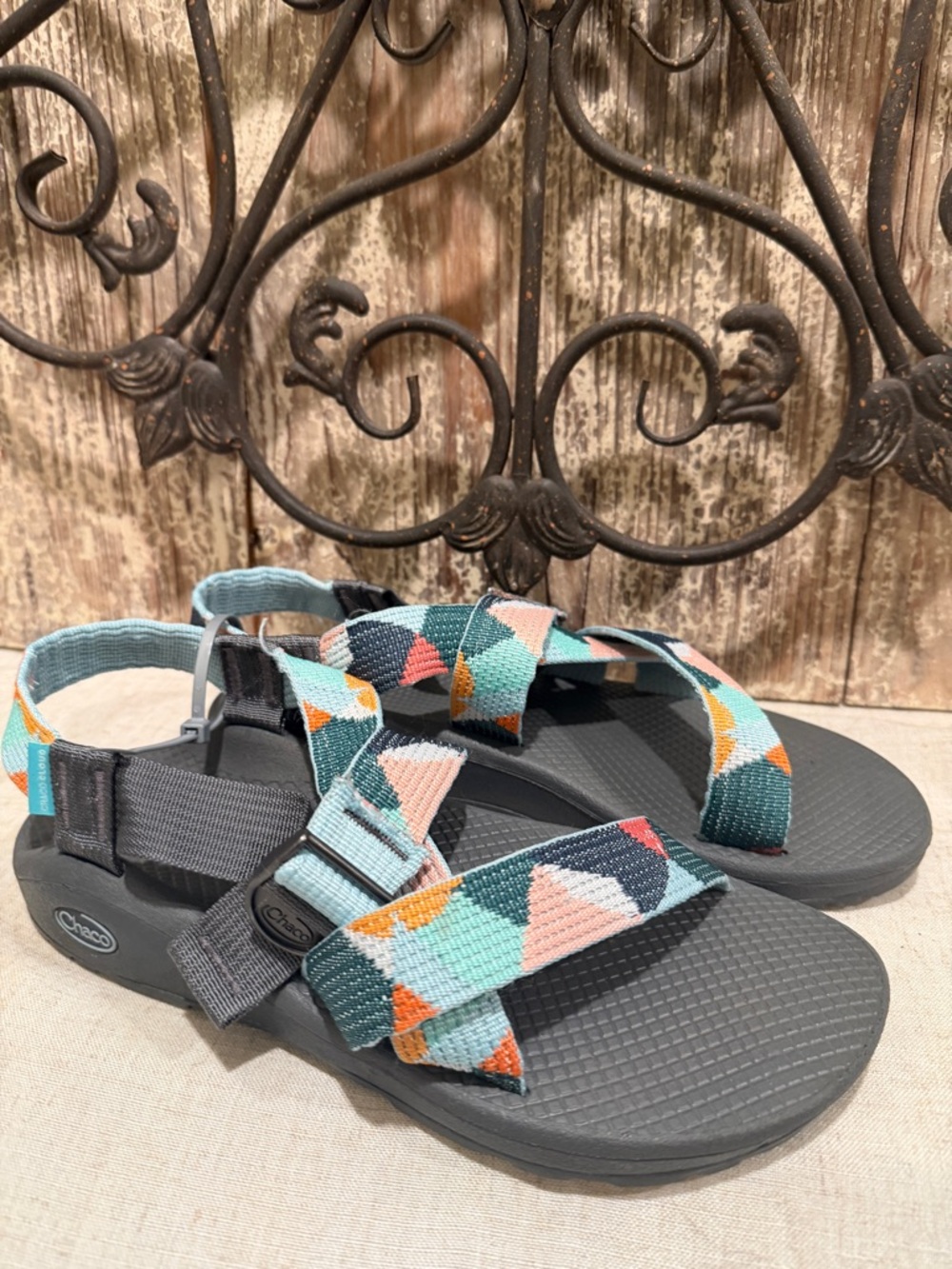 Chaco Women's Mega Z Cloud sandals in the Kaleido Katydid pattern size 10 shoes